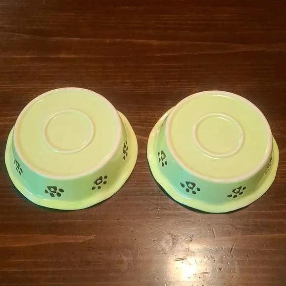 2 Dog Food dishes - Picture 8 of 8